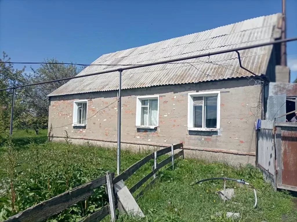 Дом в Саратовская область, Энгельсский район, Новопушкинское ... - Фото 1