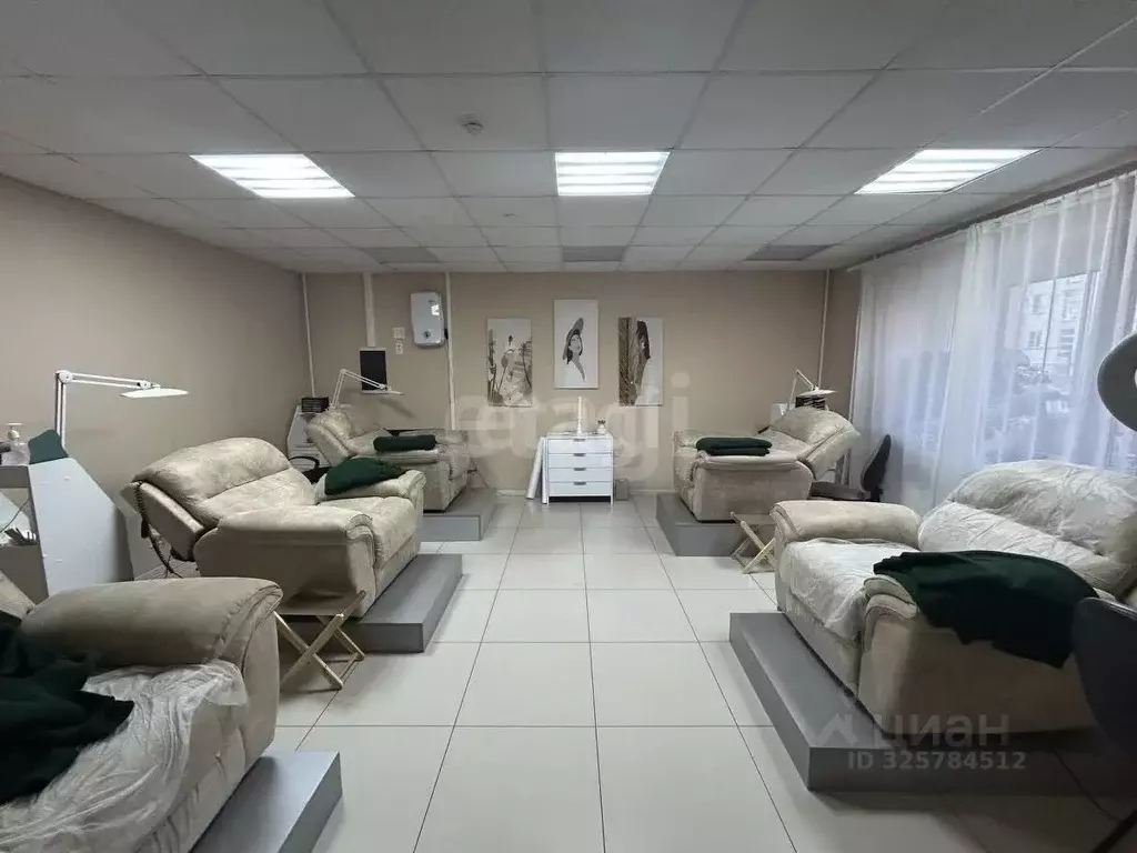 Торговая площадь в Курганская область, Курган ул. Пушкина, 189 (104 м) - Фото 1