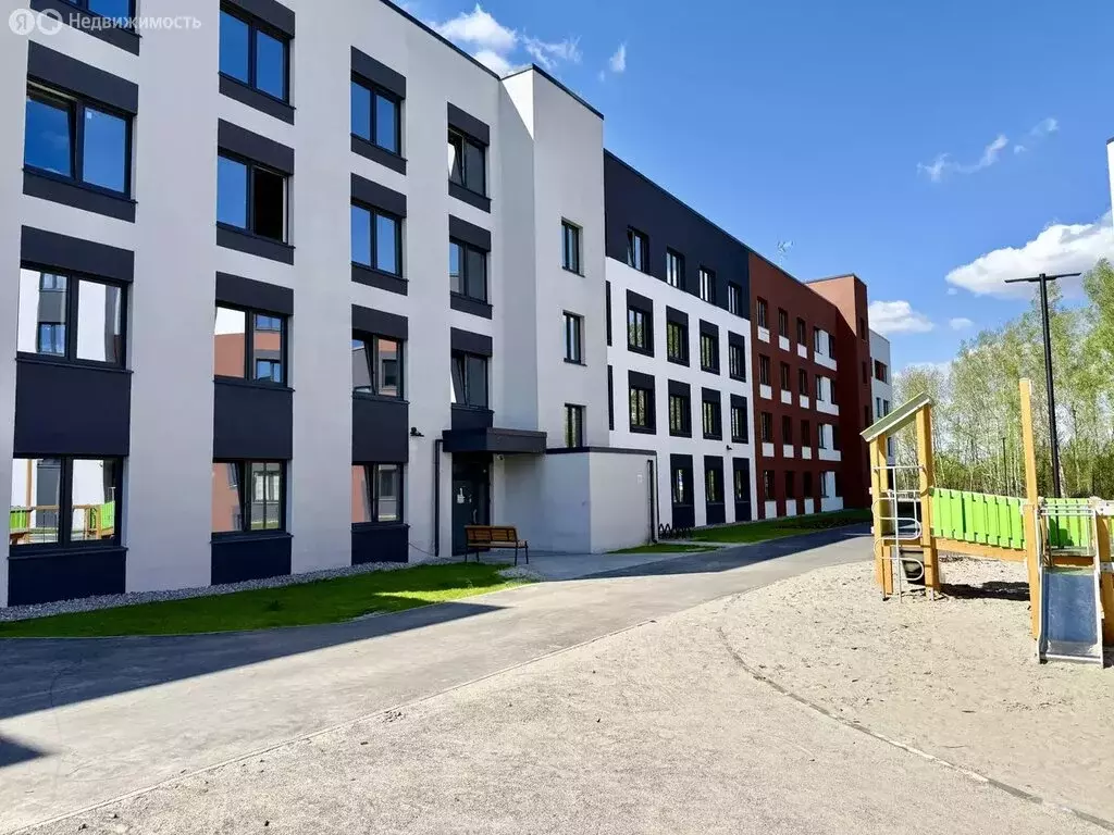 3-комнатная квартира: Горьковка, Светлая улица, 10к1 (70 м) - Фото 1