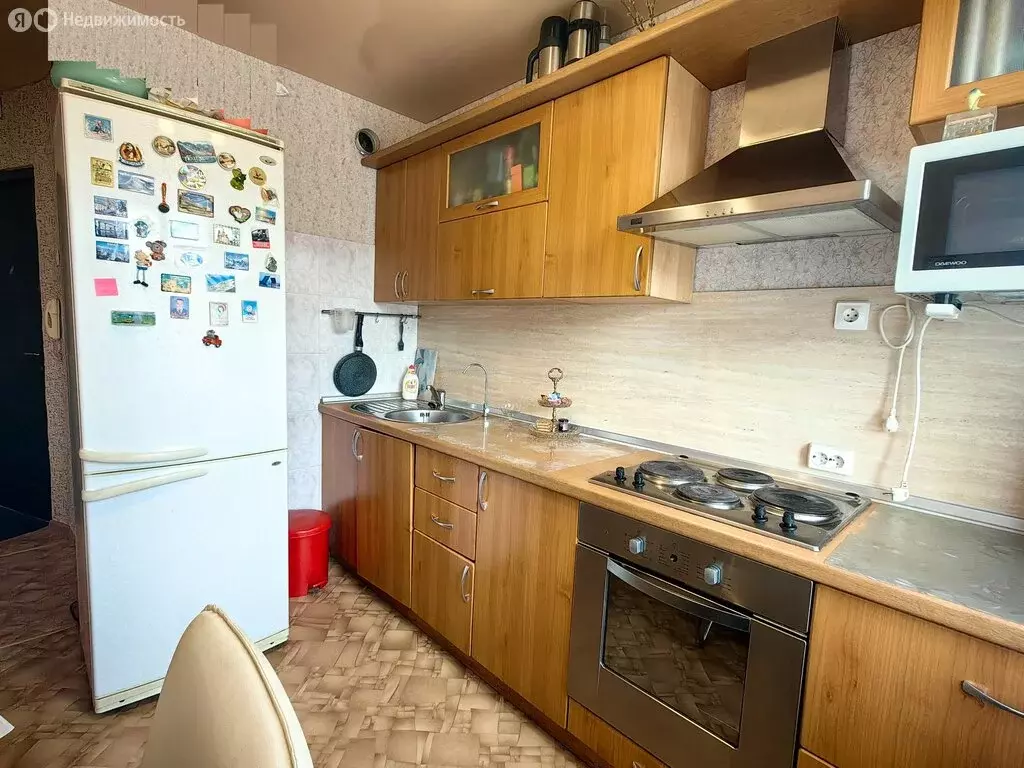 3-комнатная квартира: Челябинск, улица Доватора, 10 (66 м) - Фото 2