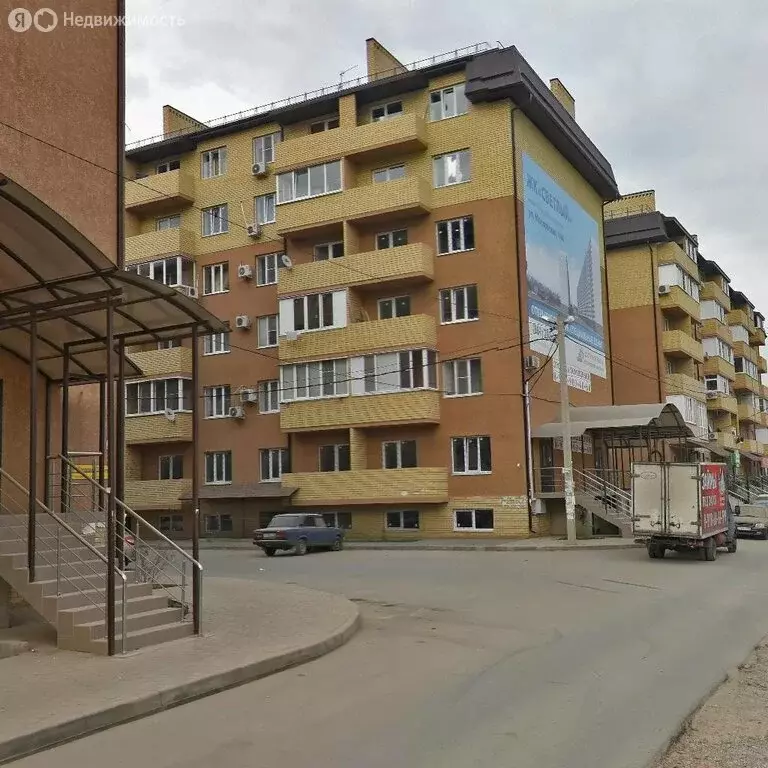 2-комнатная квартира: Краснодар, улица имени Ф.И. Шаляпина, 31А (70 м) - Фото 1