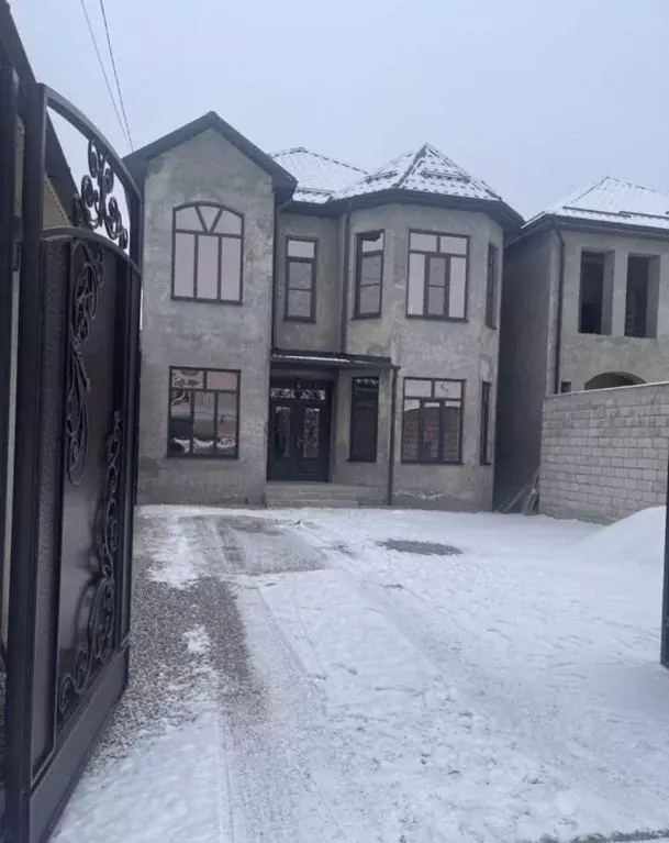 Дом в Кабардино-Балкария, Нальчик ул. Имени А.М. Тхакахова, 43 (200 м) - Фото 0