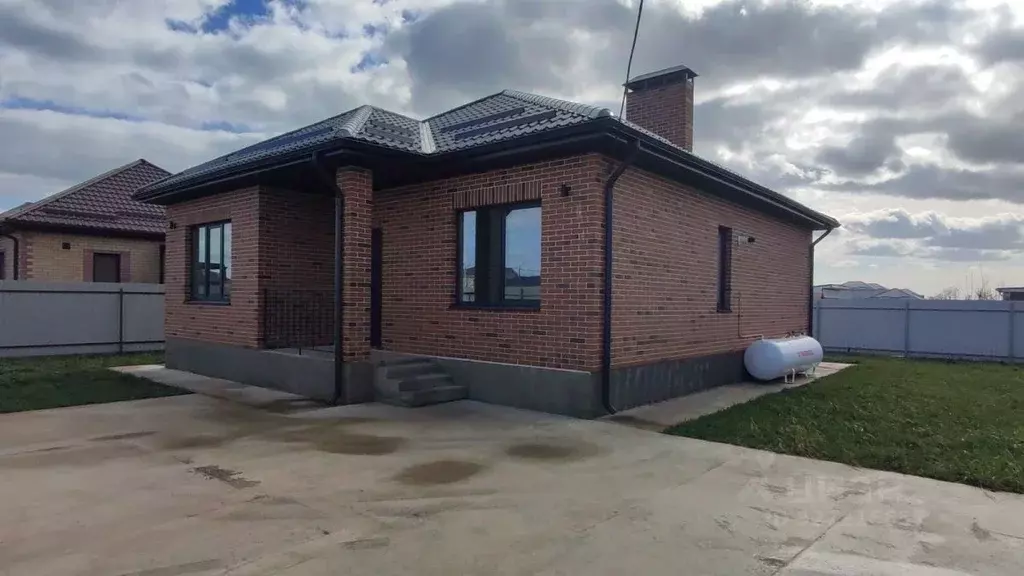 Дом в Краснодарский край, Динской район, Южно-Кубанское с/пос, пос. ... - Фото 1