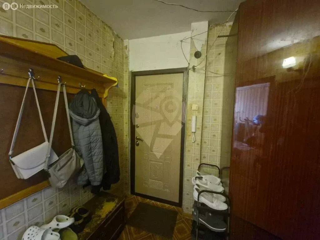 3-комнатная квартира: Старый Оскол, улица Хмелёва, 1 (64 м) - Фото 0