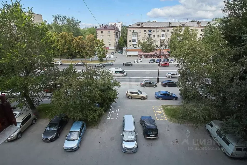 3-к кв. Тюменская область, Тюмень ул. Республики, 156 (55.8 м) - Фото 1