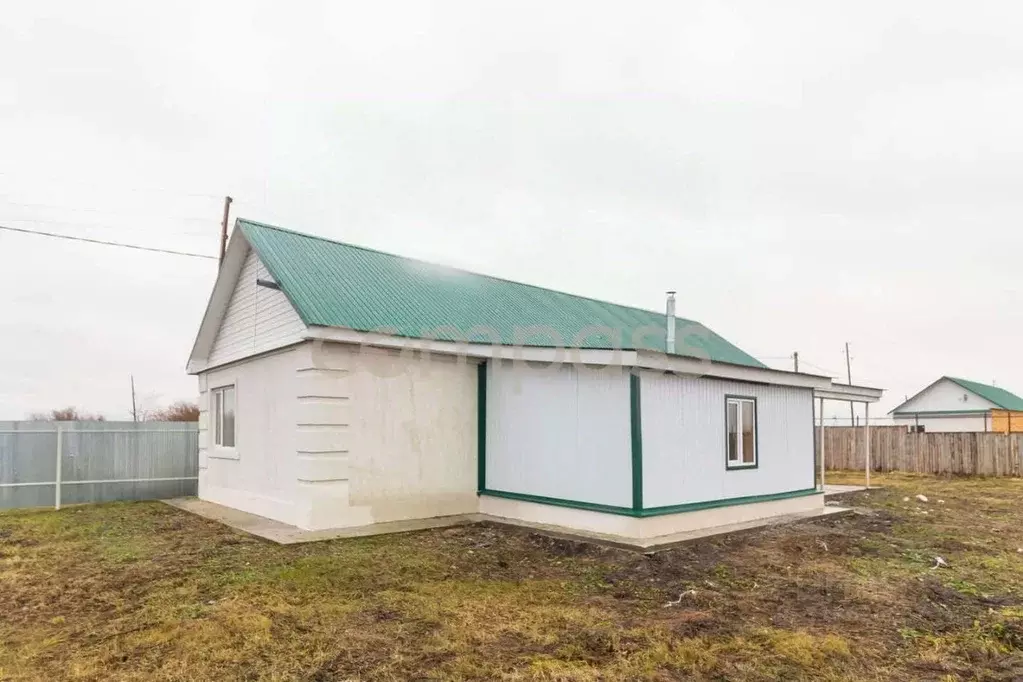 Дом в Тюменская область, Исетский район, с. Шорохово ул. Калинина, 72 ... - Фото 0