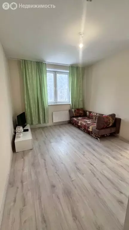 3-комнатная квартира: Верхняя Пышма, улица Алексея Латышова, 3 (69.7 ... - Фото 1