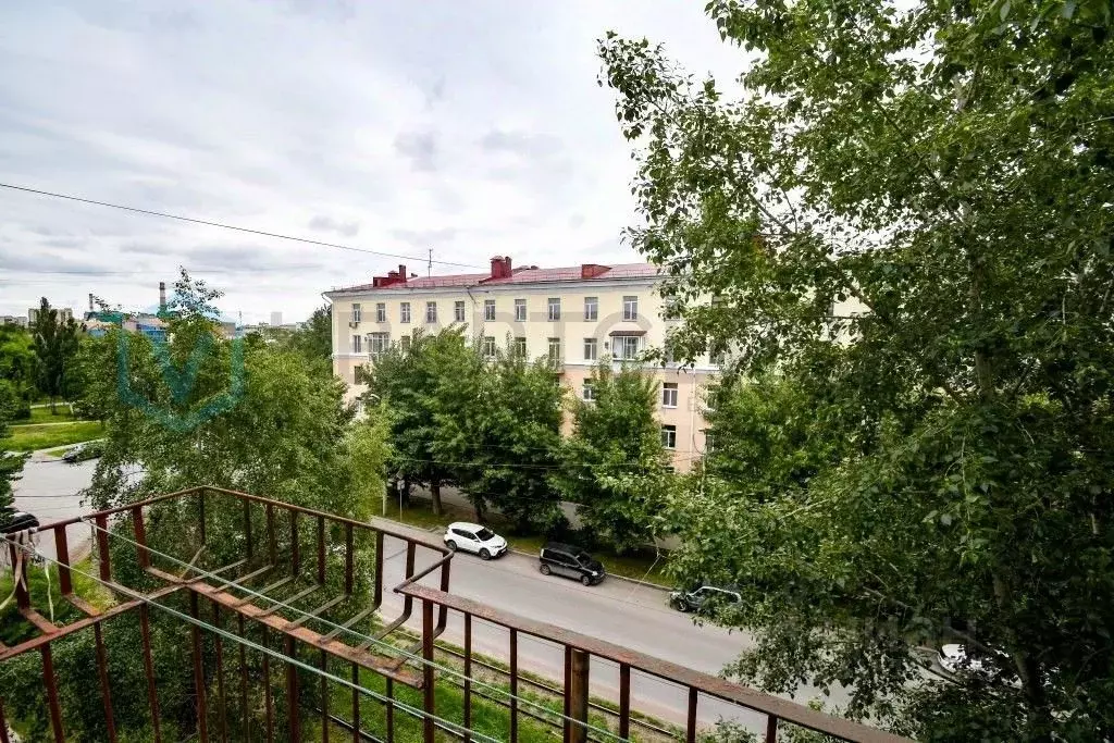 2-к кв. Омская область, Омск ул. Серова, 4А (43.0 м) - Фото 0