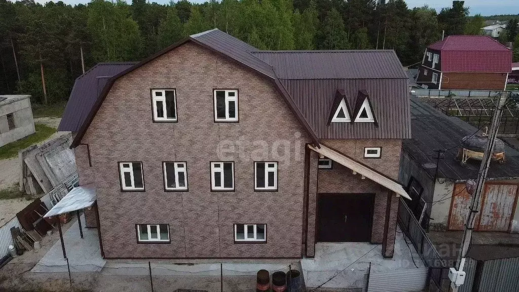 Дом в Ханты-Мансийский АО, Сургут пос. Снежный, ул. Буровиков (272 м) - Фото 0