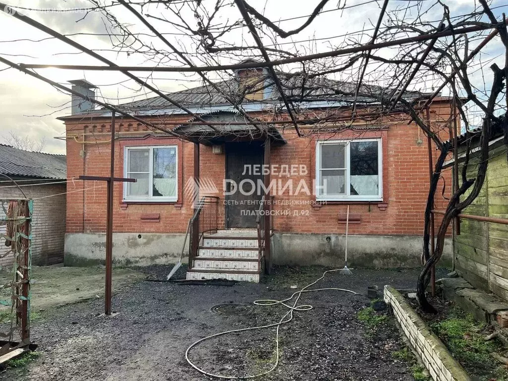 Дом в Новочеркасск, улица 8 Марта, 154 (100 м) - Фото 1