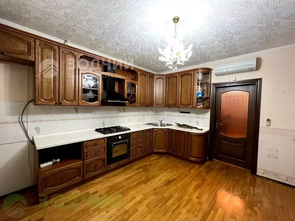 4-к кв. Чувашия, Чебоксары ул. Никиты Сверчкова, 6 (137.1 м) - Фото 0