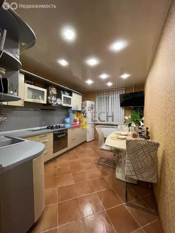 3-комнатная квартира: Тула, улица Бондаренко, 37 (66 м) - Фото 0