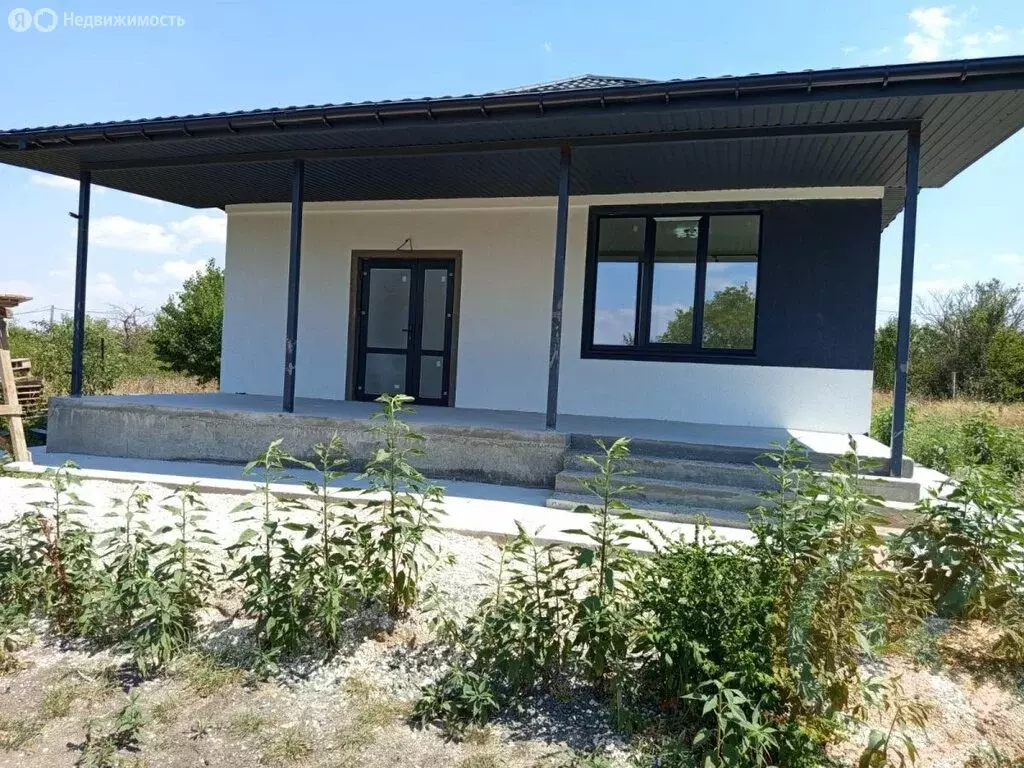 Дом в Симферопольский район, село Трудовое (137 м) - Фото 0