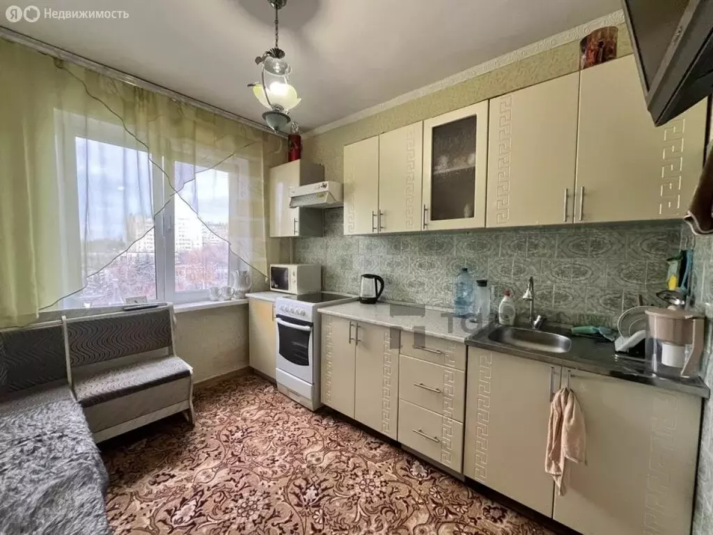 3-комнатная квартира: Челябинск, улица Братьев Кашириных, 106 (65.9 м) - Фото 2