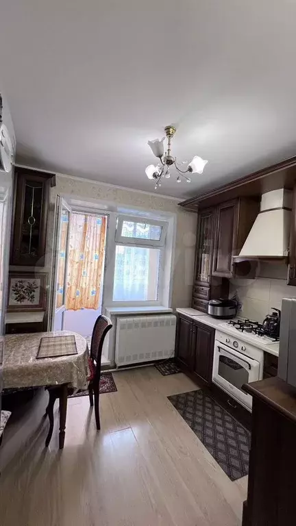 2-к. квартира, 52 м, 5/5 эт. - Фото 1