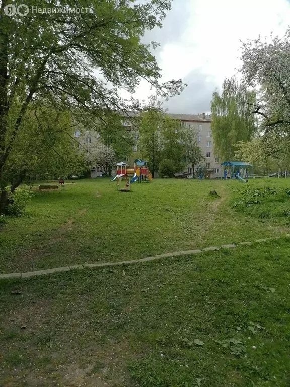 4-комнатная квартира: Боровск, улица Петра Шувалова, 3 (58.2 м) - Фото 0