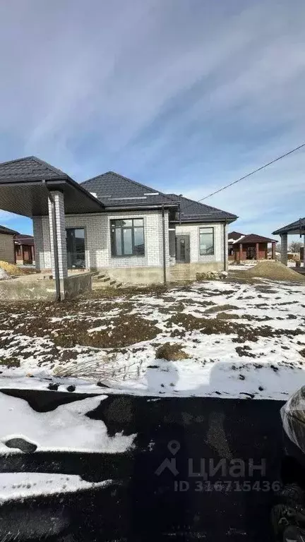 Дом в Ставропольский край, Шпаковский муниципальный округ, с. Надежда, ... - Фото 1