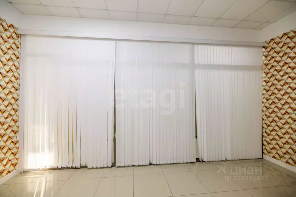 Офис в Ханты-Мансийский АО, Сургут ул. Маяковского, 57 (36 м) - Фото 2