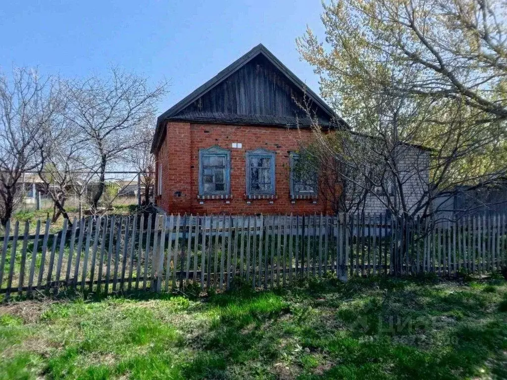 Дом в Саратовская область, Балаковский район, Натальинское ... - Фото 1