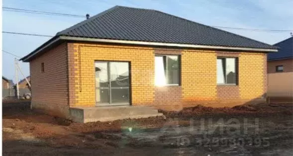 Дом в Оренбургская область, Тюльганский район, с. Благовещенка  (113 ... - Фото 1