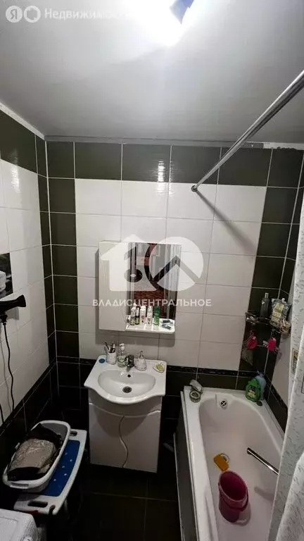 3-комнатная квартира: Новосибирск, улица Блюхера, 46 (56.3 м) - Фото 1