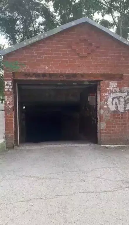 Гараж в Свердловская область, Екатеринбург ул. Садовая, 18 (17 м) - Фото 1
