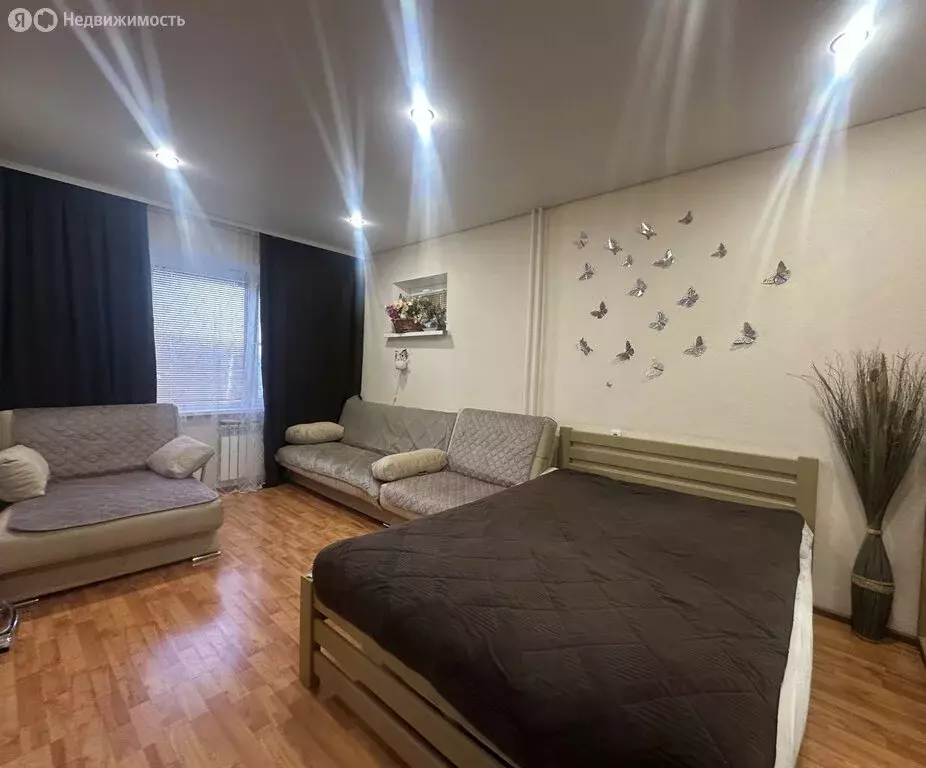 1-комнатная квартира: Астрахань, улица Бориса Алексеева, 20к1 (45 м) - Фото 1