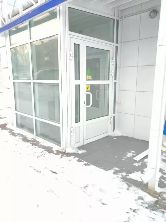 Помещение свободного назначения в Красноярский край, Красноярск ул. ... - Фото 0