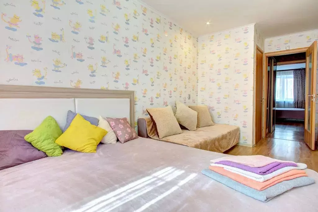 2-к кв. Тюменская область, Тюмень ул. 50 лет Октября, 45 (65.0 м) - Фото 1