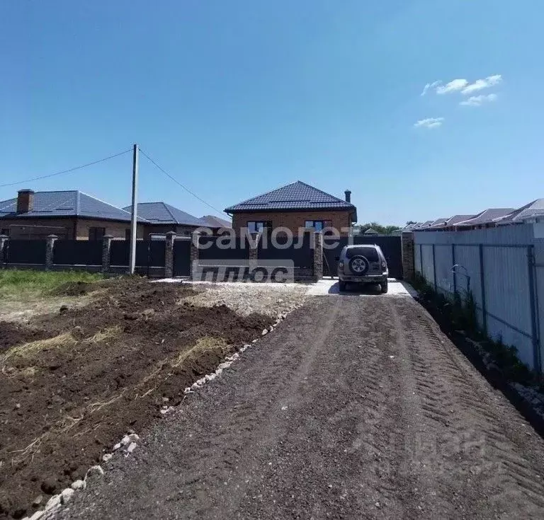 Дом в Краснодарский край, Динской район, с. Красносельское, Молодежный ... - Фото 1