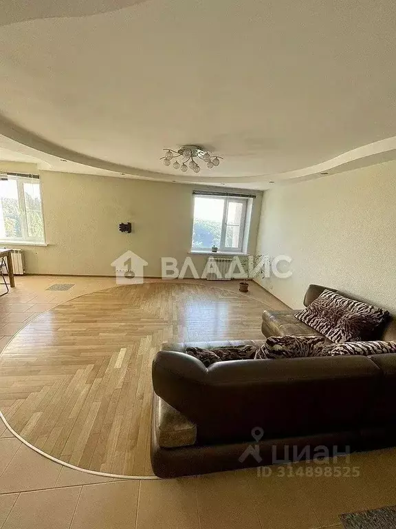4-к кв. Белгородская область, Белгород Садовая ул., 120а (89.6 м) - Фото 0