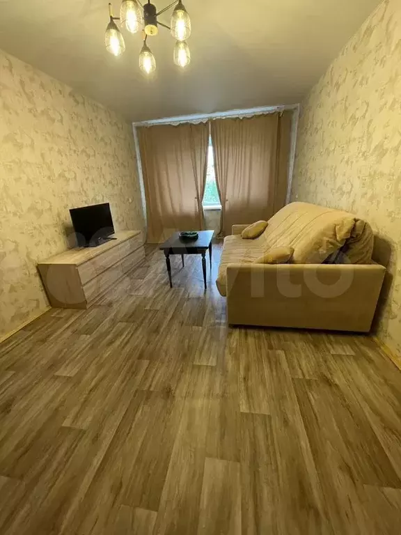 2-к. квартира, 60 м, 4/9 эт. - Фото 0