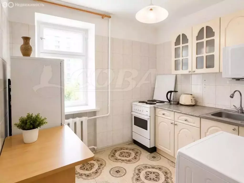 1-комнатная квартира: Тюмень, улица Мира, 65А (32 м) - Фото 1
