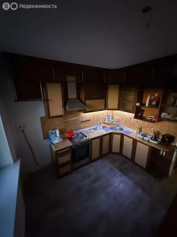 3-комнатная квартира: Великий Новгород, Западный район, проспект Мира, ... - Фото 2