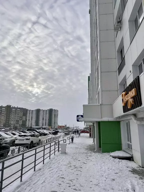 Помещение свободного назначения в Алтайский край, Барнаул просп. ... - Фото 1