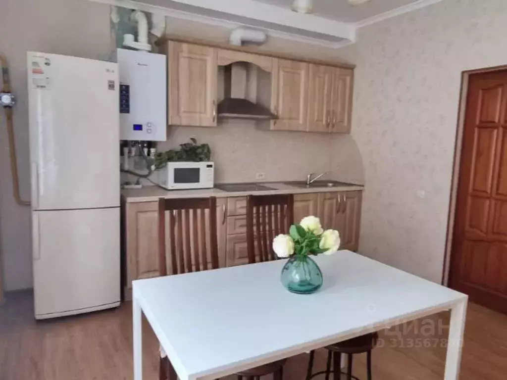 2-к кв. Астраханская область, Астрахань ул. Савушкина, 4к2 (50.0 м) - Фото 1