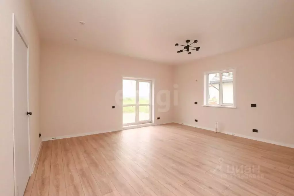 Дом в Красноярский край, Емельяново пгт  (145 м) - Фото 1