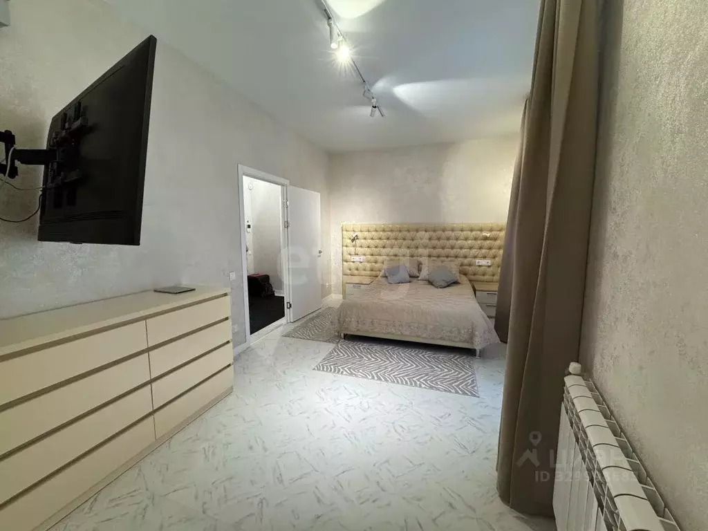 2-к кв. Кировская область, Киров ул. Никитская, 110В (78.5 м) - Фото 2