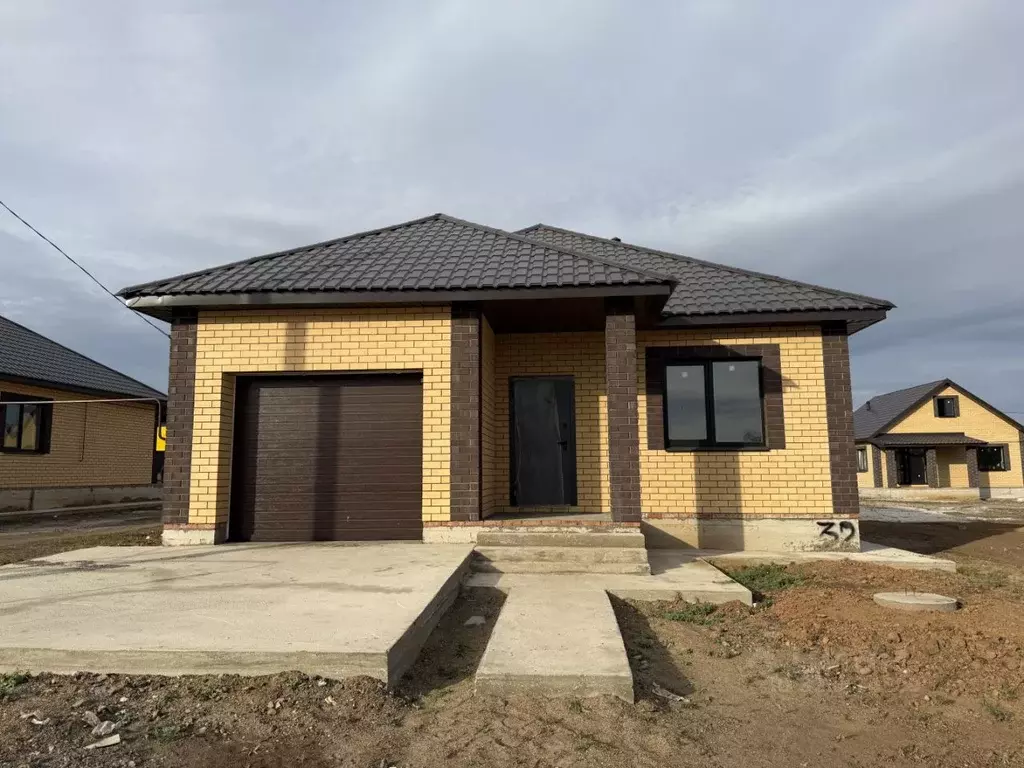 Дом в Оренбургская область, Оренбургский район, с. Благословенка ул. ... - Фото 1