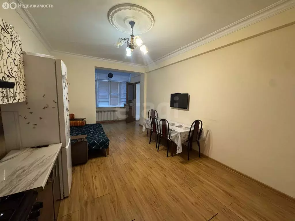 2-комнатная квартира: Махачкала, проспект Амет-хана Султана, 33Бк2 (65 ... - Фото 2