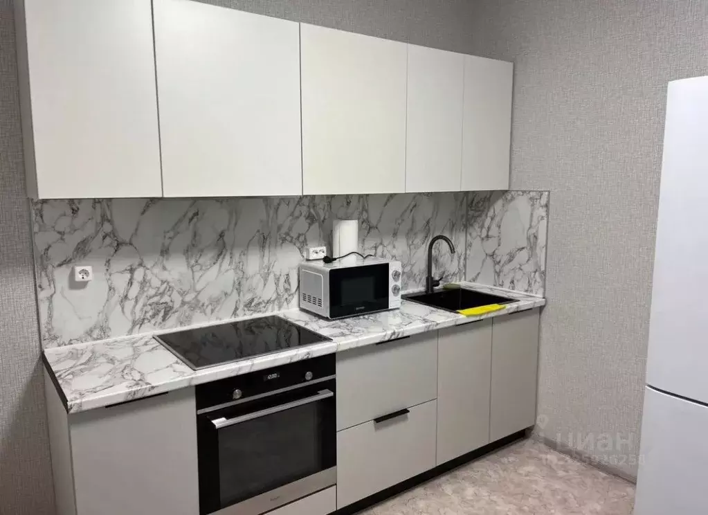 1-к кв. Татарстан, Казань ул. Братьев Батталовых, 27 (36.0 м) - Фото 1