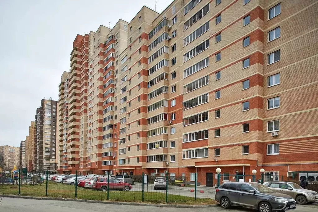 3-к кв. Челябинская область, Челябинск ул. 40-летия Победы, 3 (82.0 м) - Фото 1