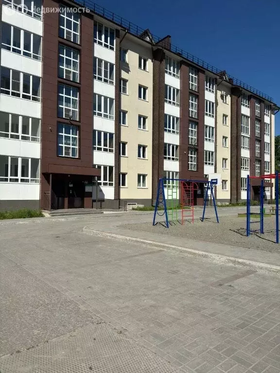 3-комнатная квартира: Бийск, улица имени Героя Советского Союза ... - Фото 1