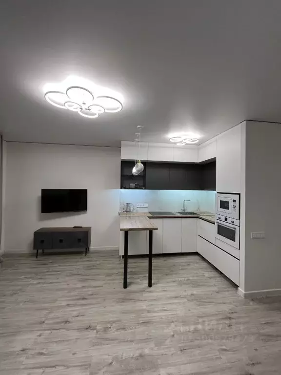 2-к кв. Астраханская область, Астрахань ул. Менжинского, 5 (65.0 м) - Фото 2