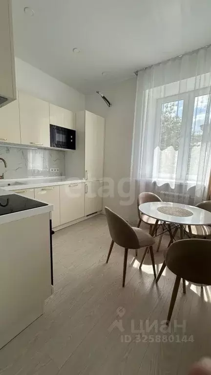 3-к кв. Москва ул. Усачева, 29К7 (68.5 м) - Фото 1