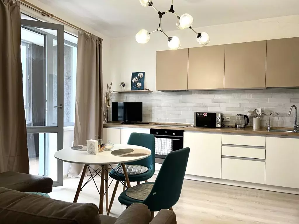 1-к кв. Свердловская область, Екатеринбург ул. Репина, 52 (46.0 м) - Фото 0