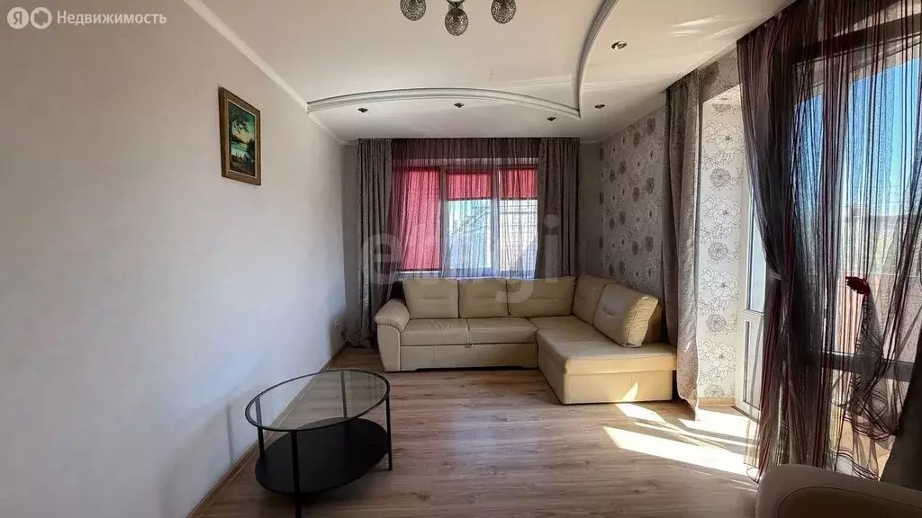 3-комнатная квартира: Калининград, Автомобильная улица, 15 (59 м) - Фото 1