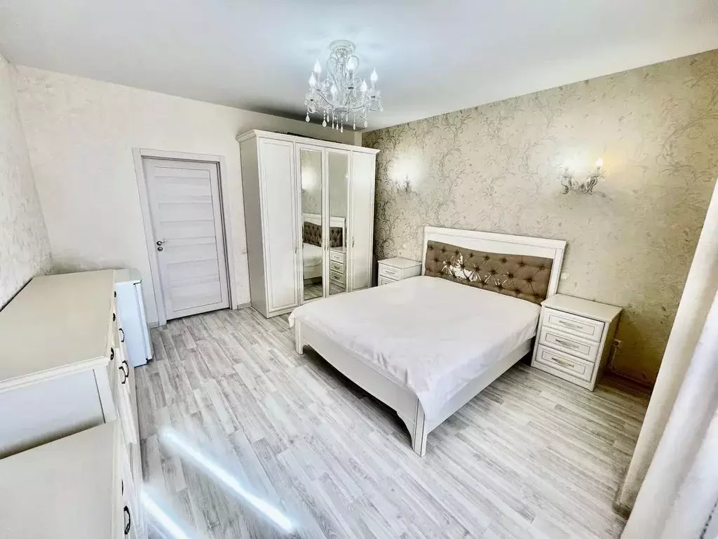 2-к кв. Татарстан, Казань ул. Аделя Кутуя, 110Б (68.4 м) - Фото 0