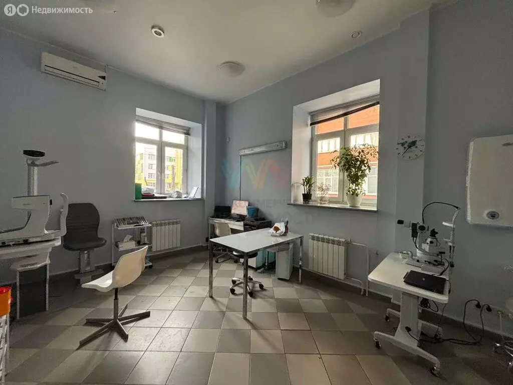 Торговая площадь (354 м) - Фото 1