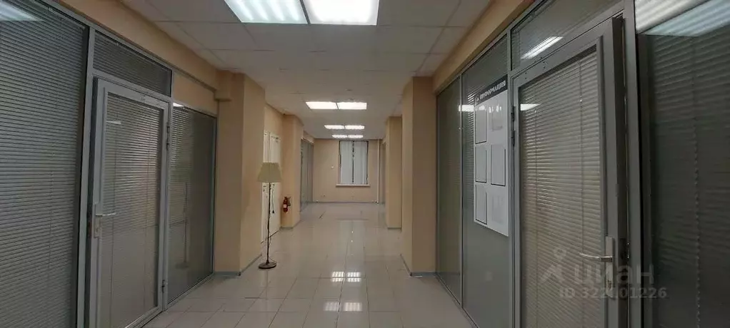 Торговая площадь в Свердловская область, Екатеринбург просп. ... - Фото 1